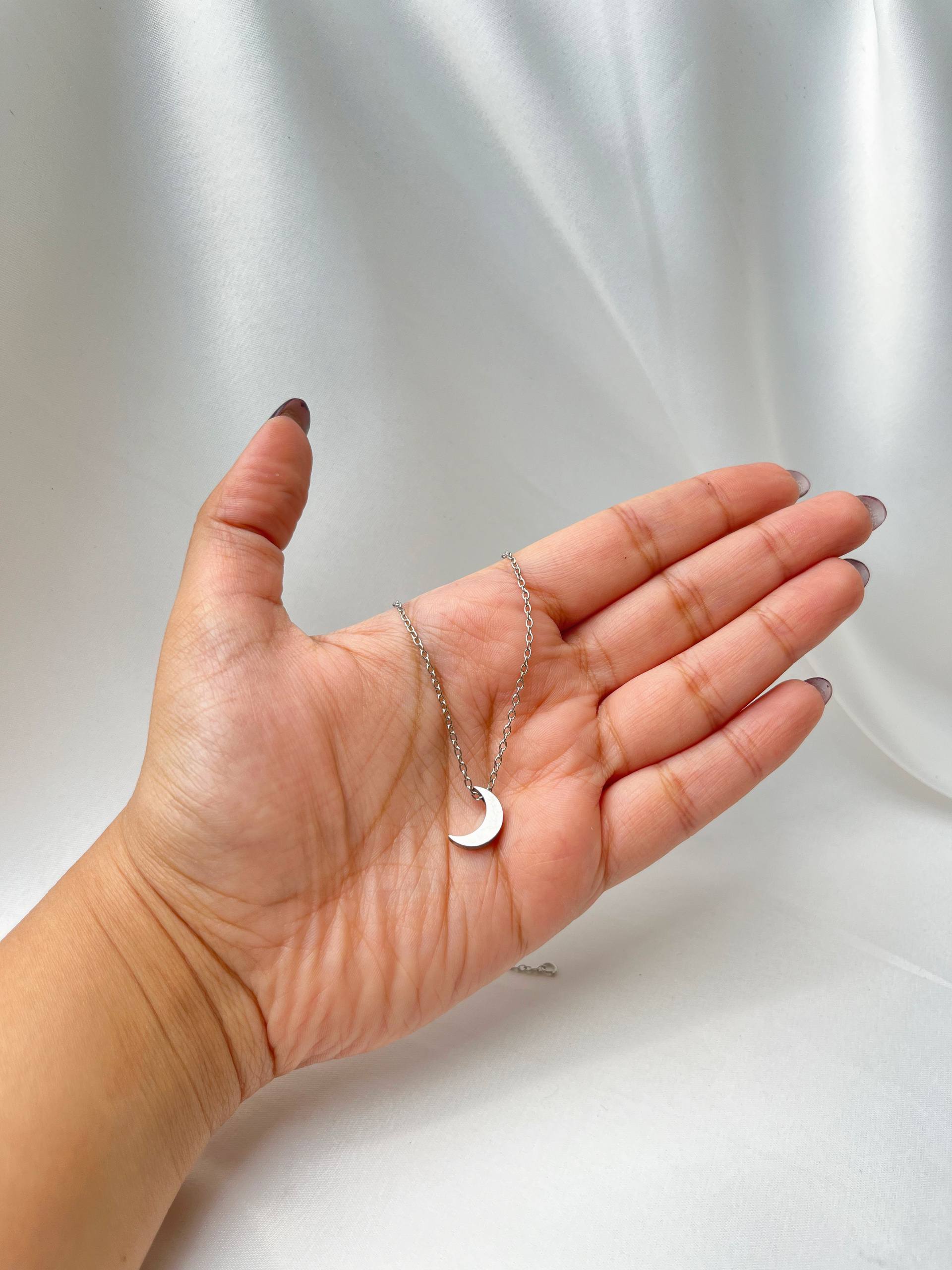 گردنبند استیل طرح هلال ماه طلایی و نقره‌ای کد75