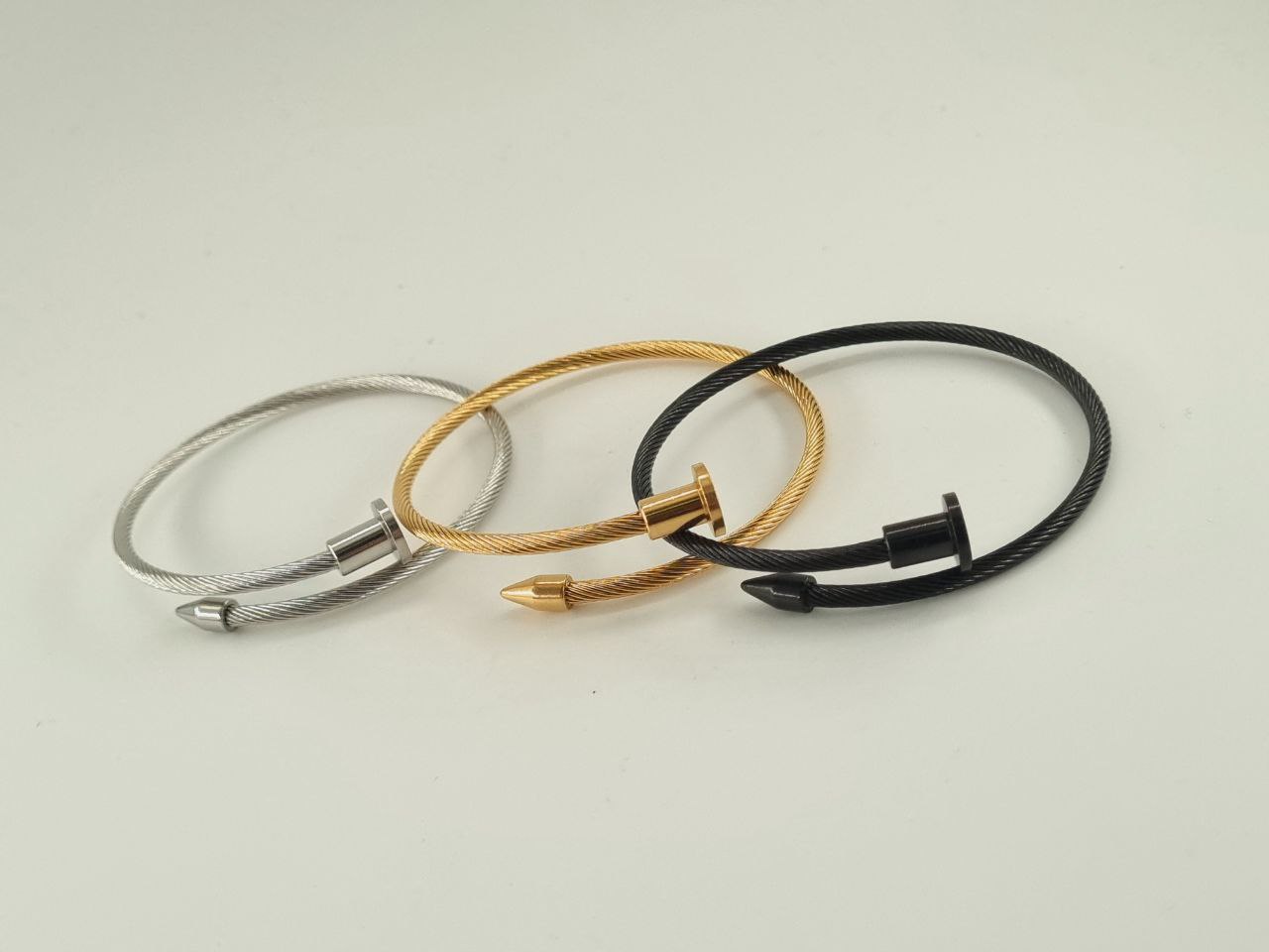 دستبند میخی استیل زنانه و مردانه | رنگ ثابت | کد 108**